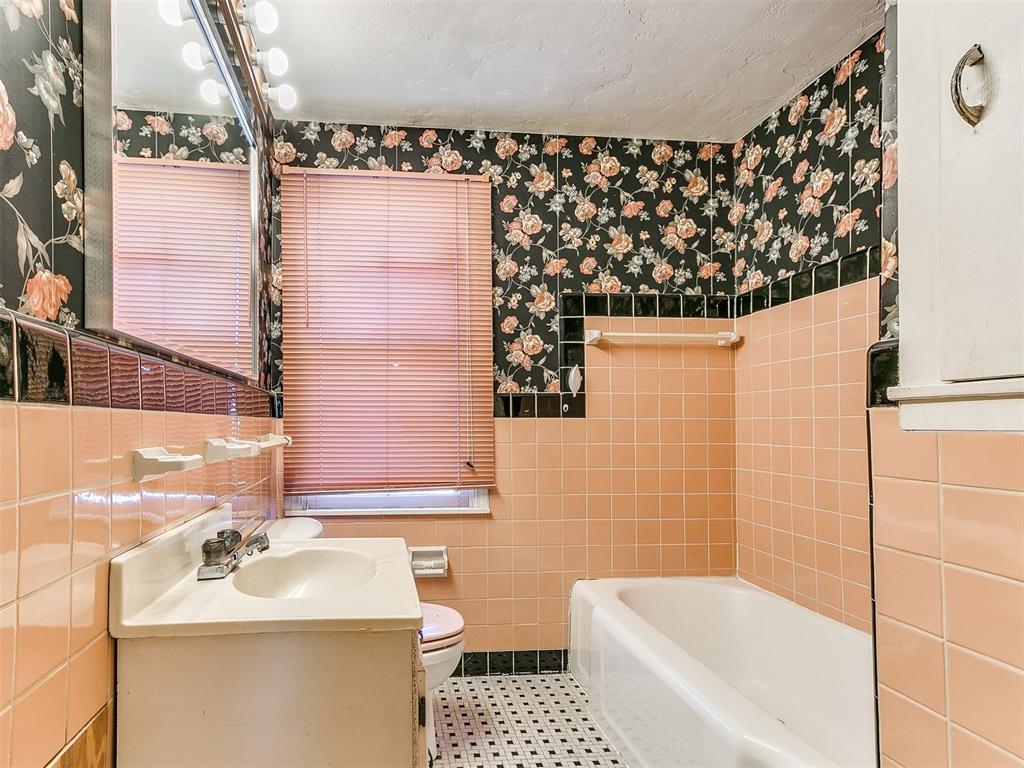 2532 NW 38th Street