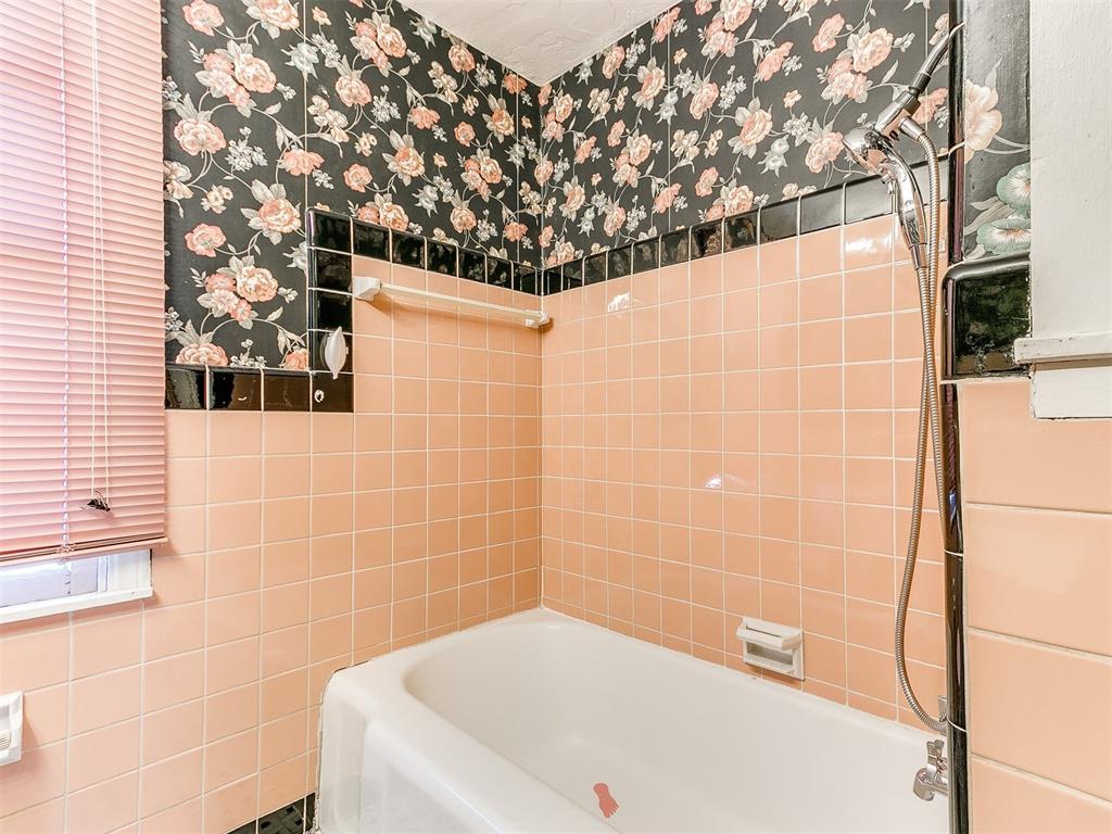 2532 NW 38th Street