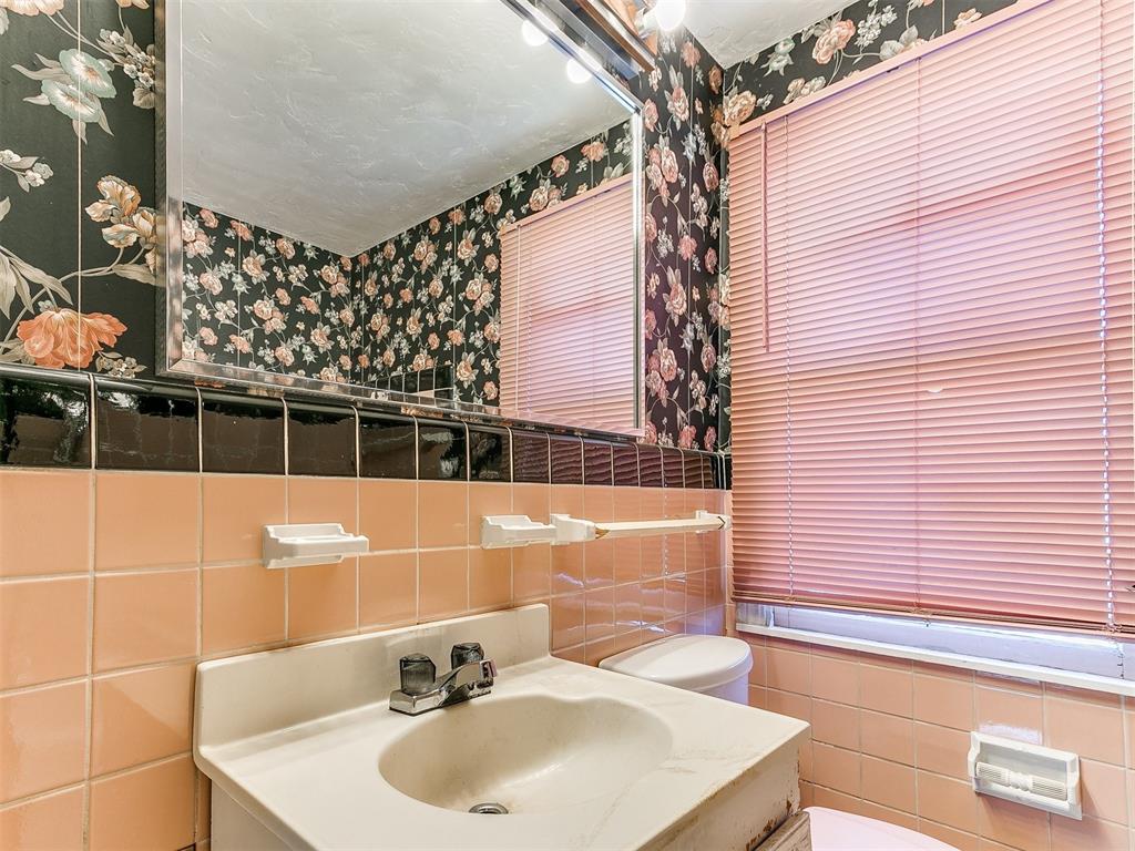 2532 NW 38th Street