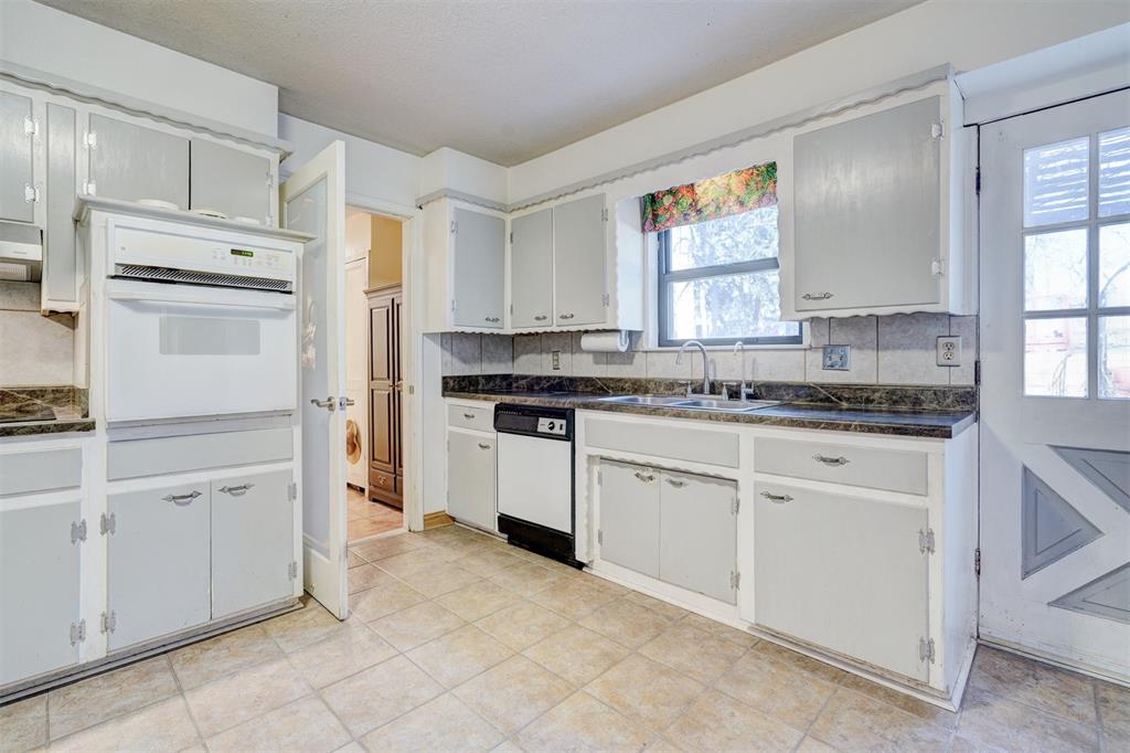 8013 NW 27th Street