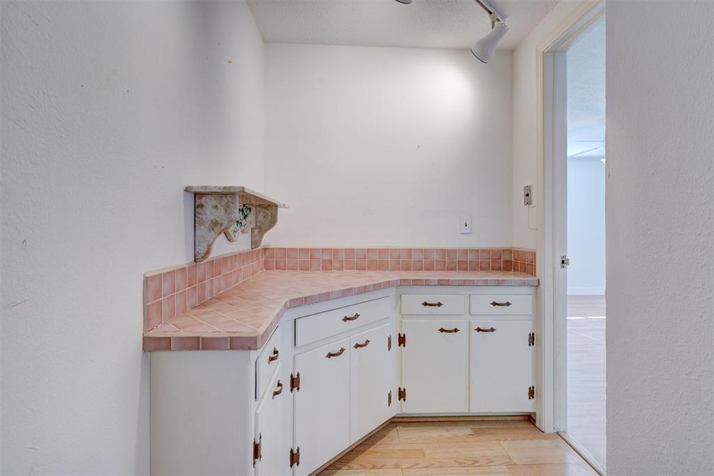 8013 NW 27th Street