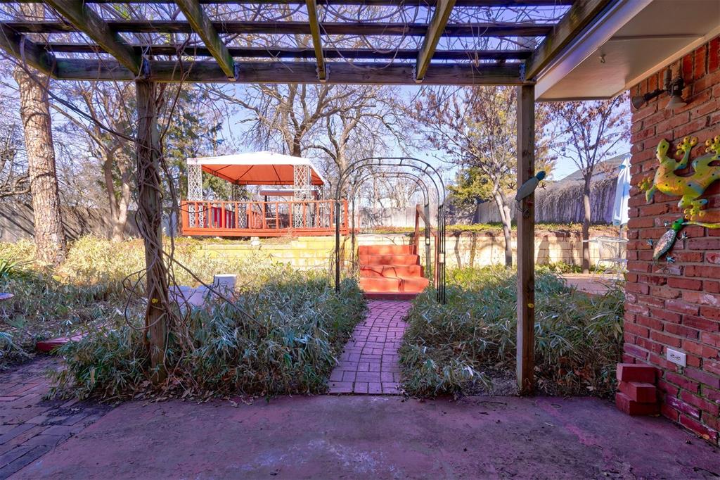 8013 NW 27th Street