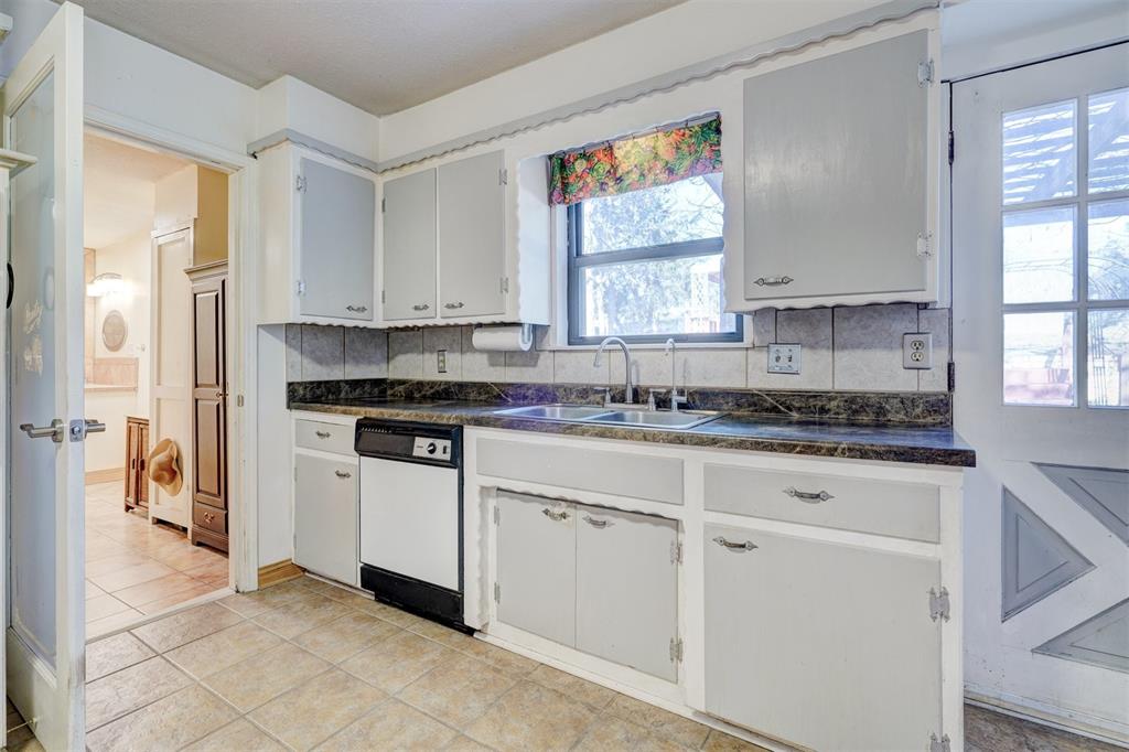 8013 NW 27th Street