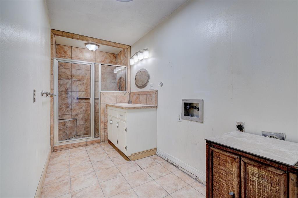 8013 NW 27th Street