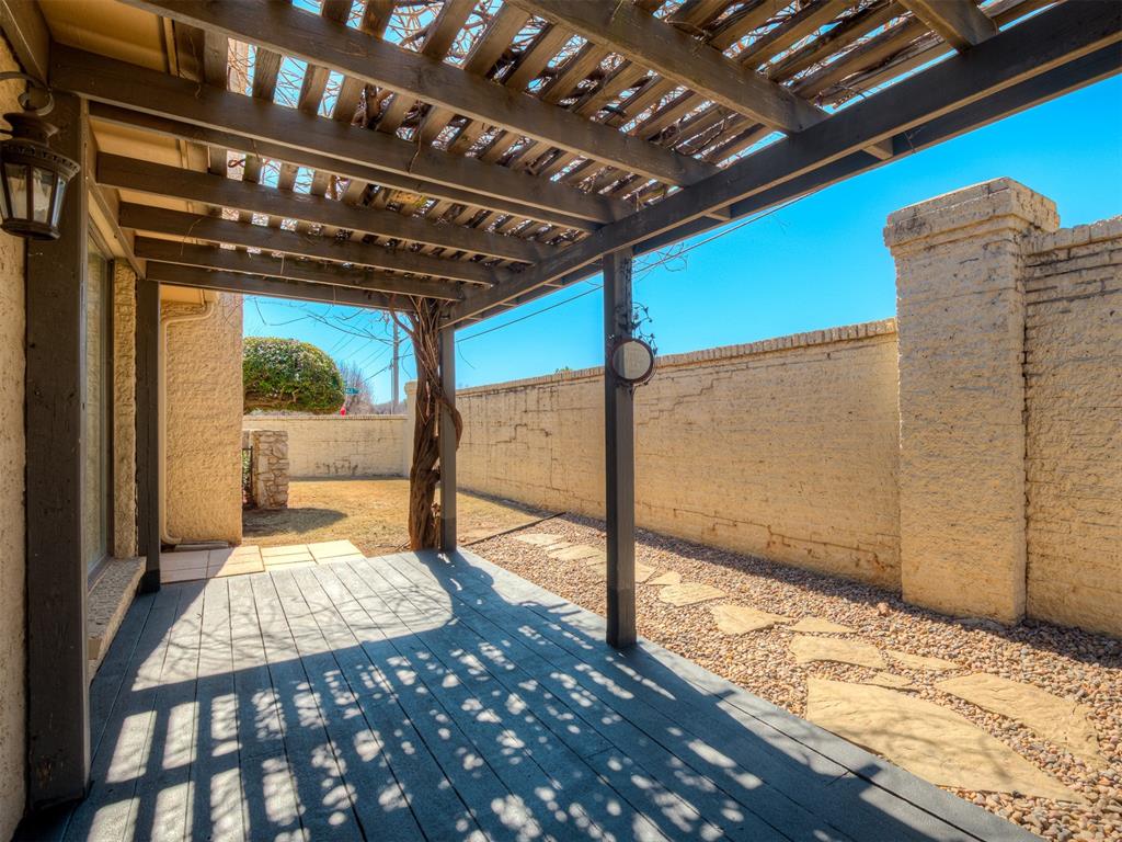 2100 Cobblestone Court Unit: 101