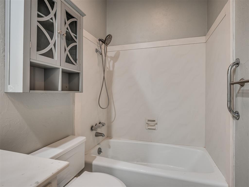 2100 Cobblestone Court Unit: 101