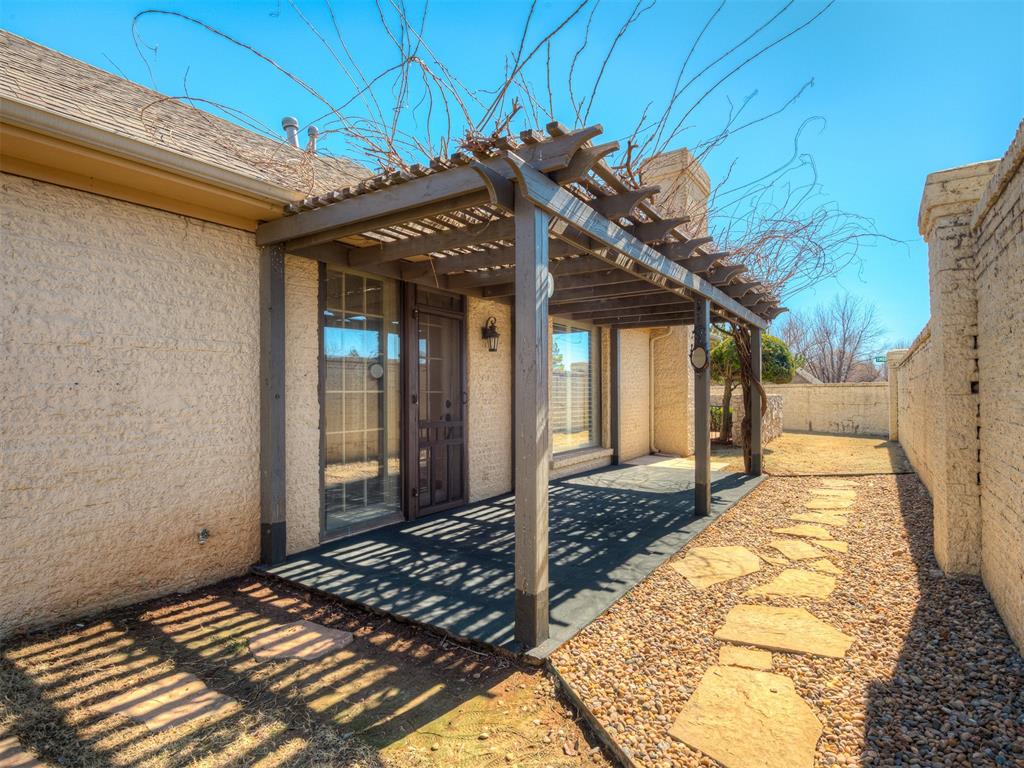 2100 Cobblestone Court Unit: 101