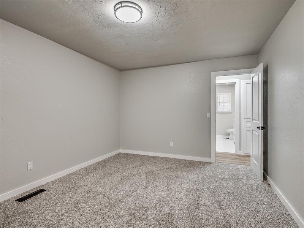 1106 W Dorchester Way