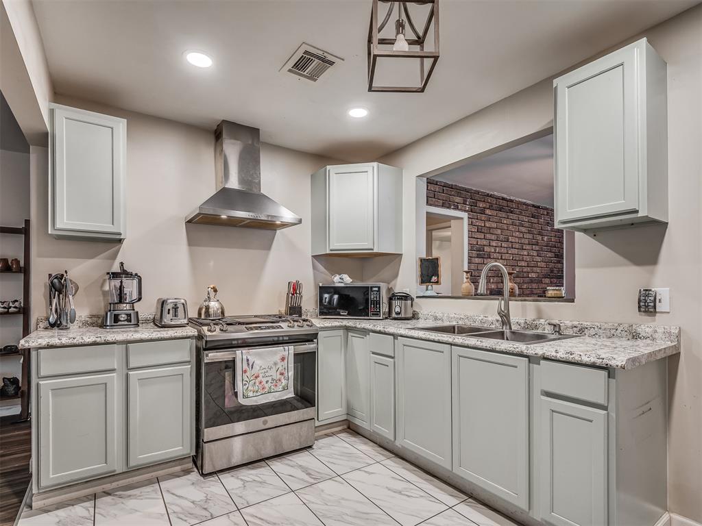 4306 Sunnylane Circle