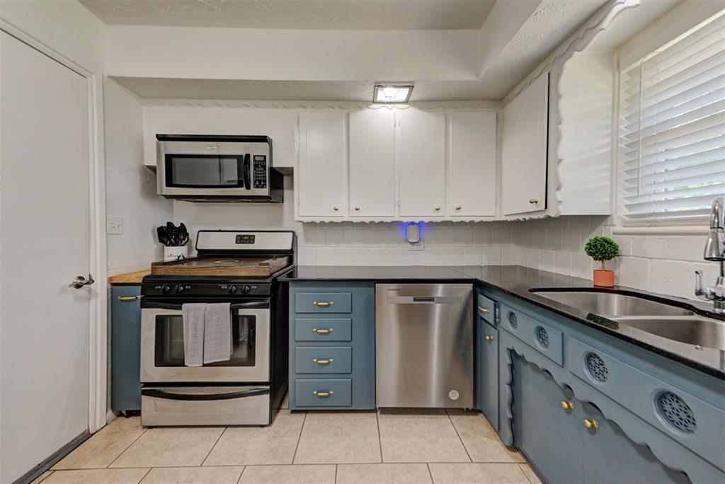 2805 SW 54th Place