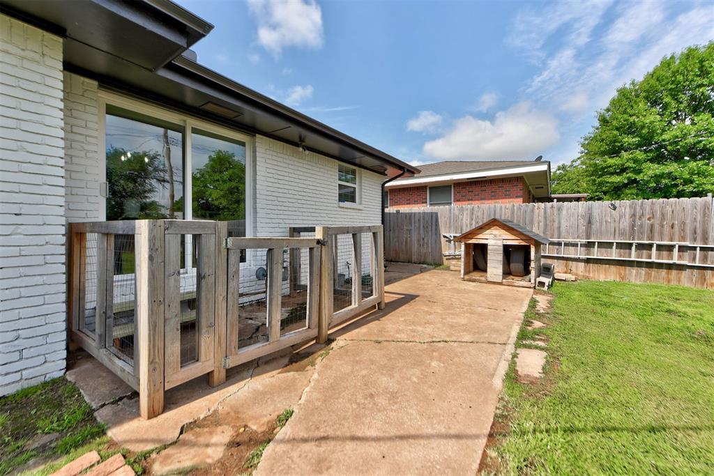 2805 SW 54th Place