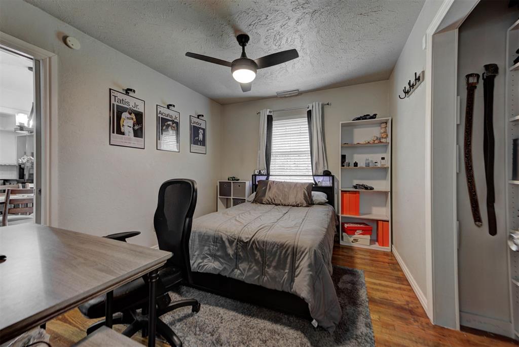 2805 SW 54th Place