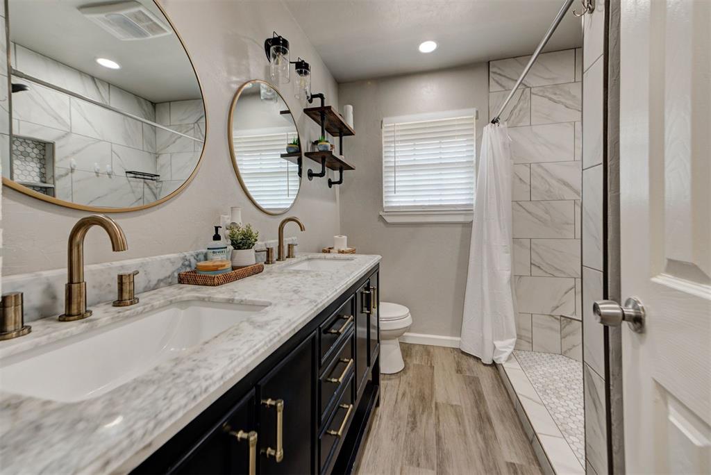 2805 SW 54th Place