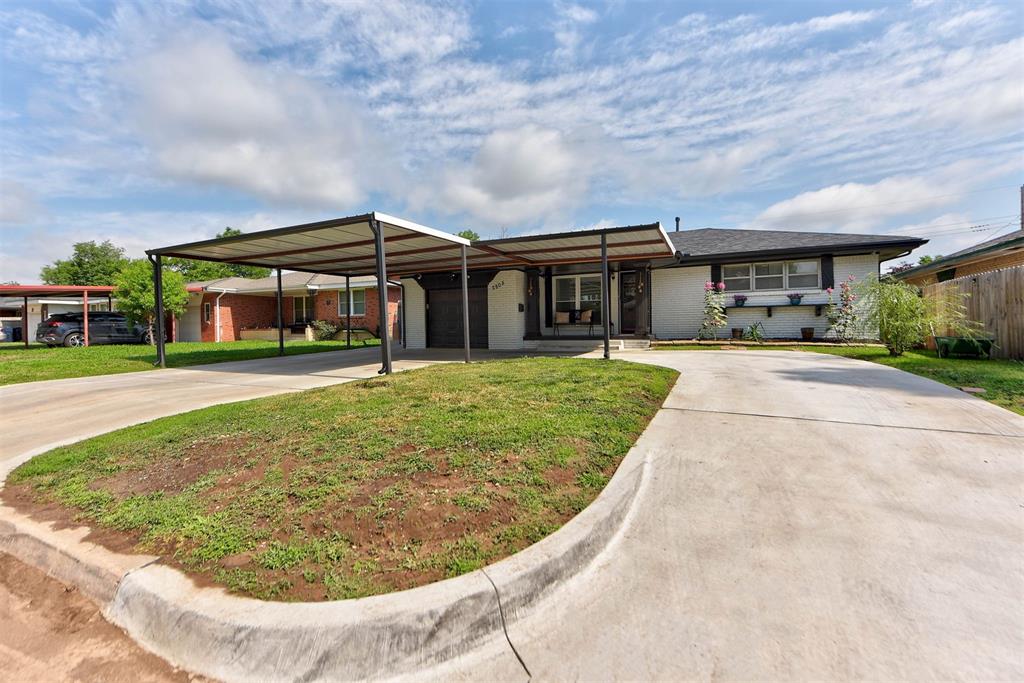 2805 SW 54th Place