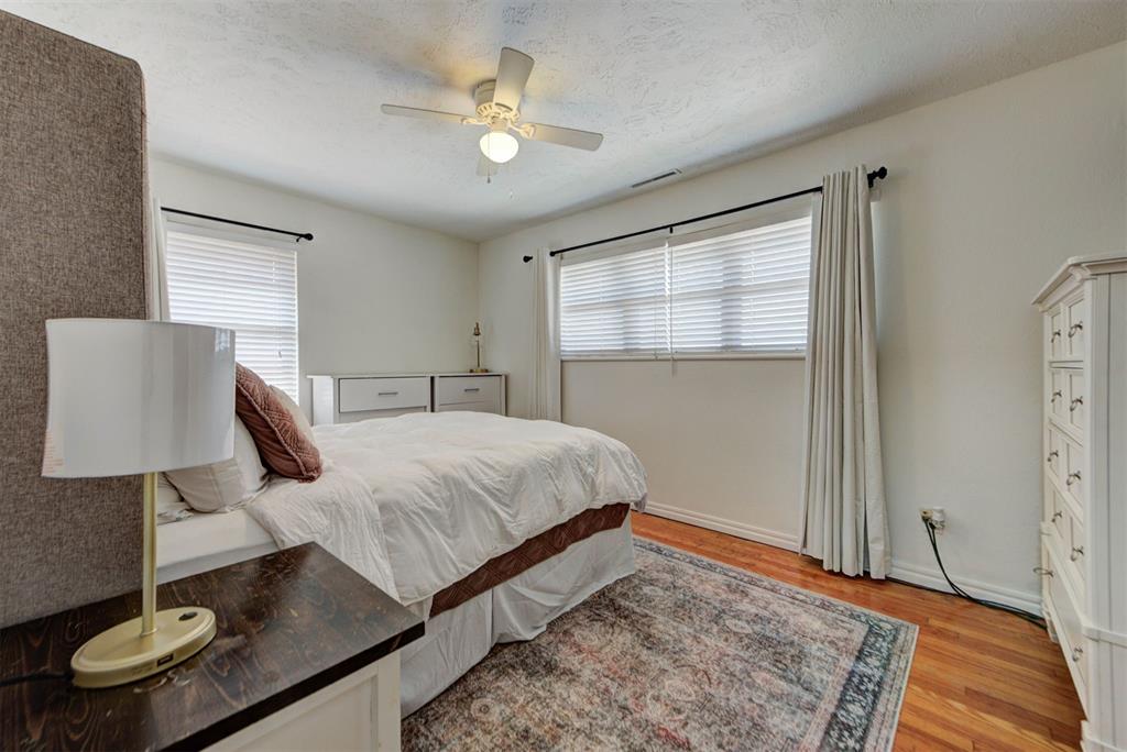 2805 SW 54th Place
