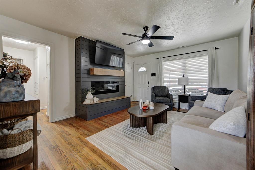 2805 SW 54th Place