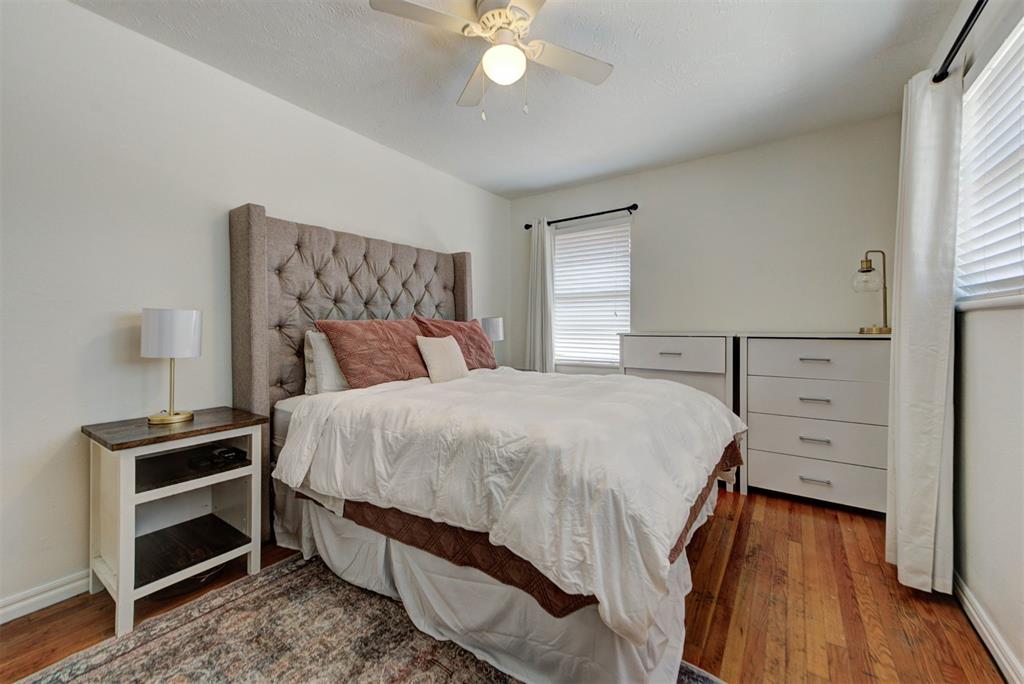 2805 SW 54th Place