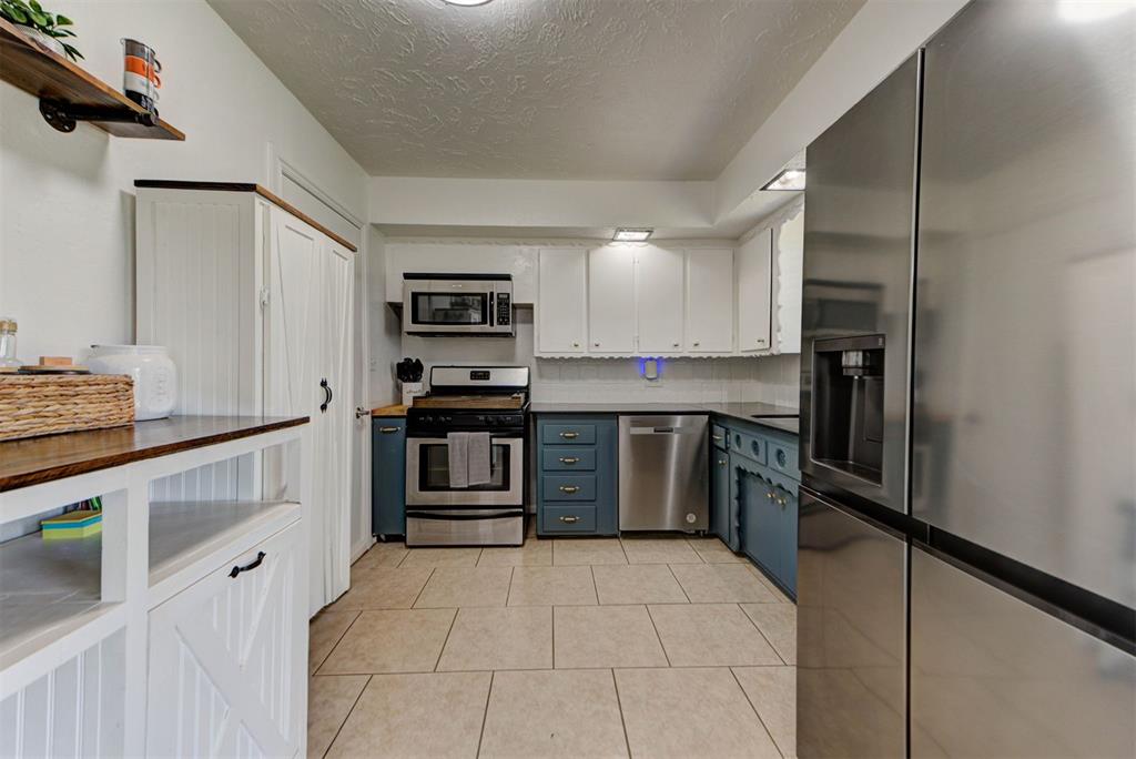2805 SW 54th Place