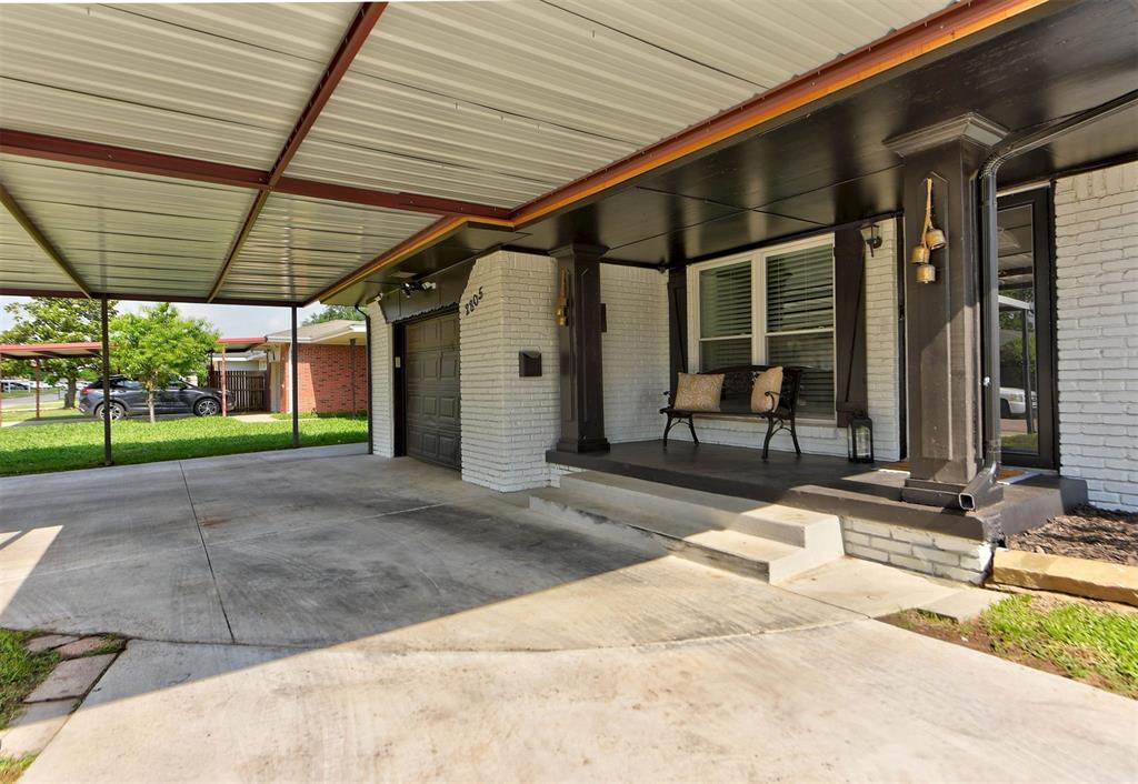 2805 SW 54th Place