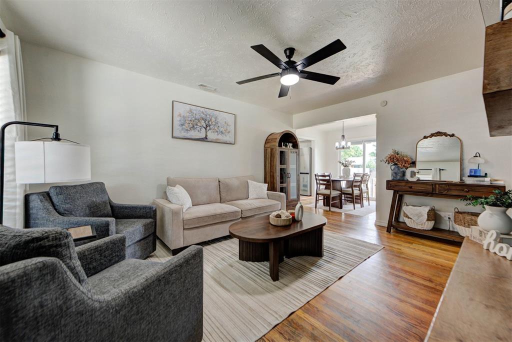 2805 SW 54th Place