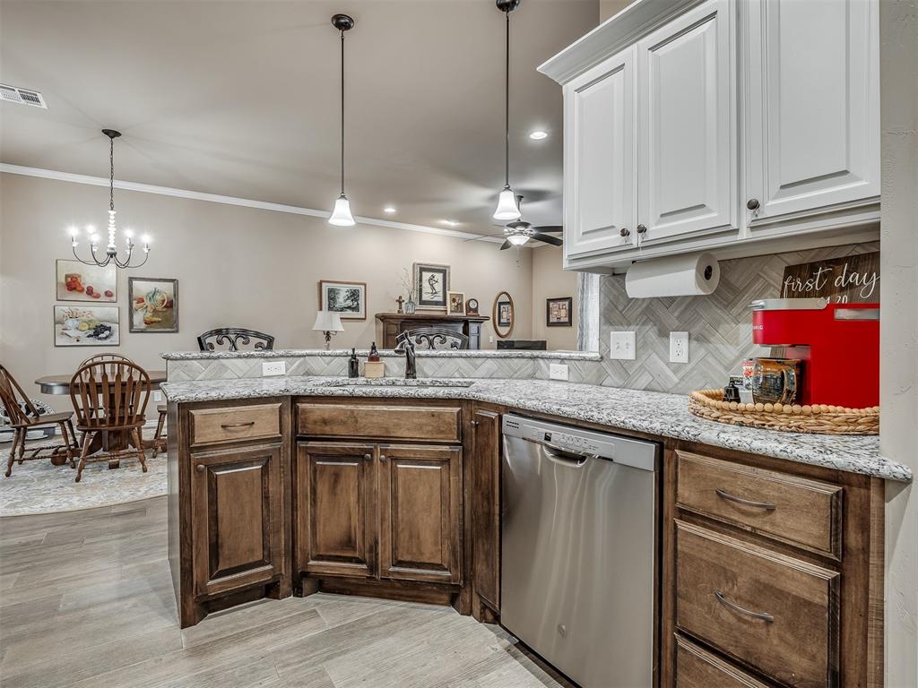2204 Cale Cove