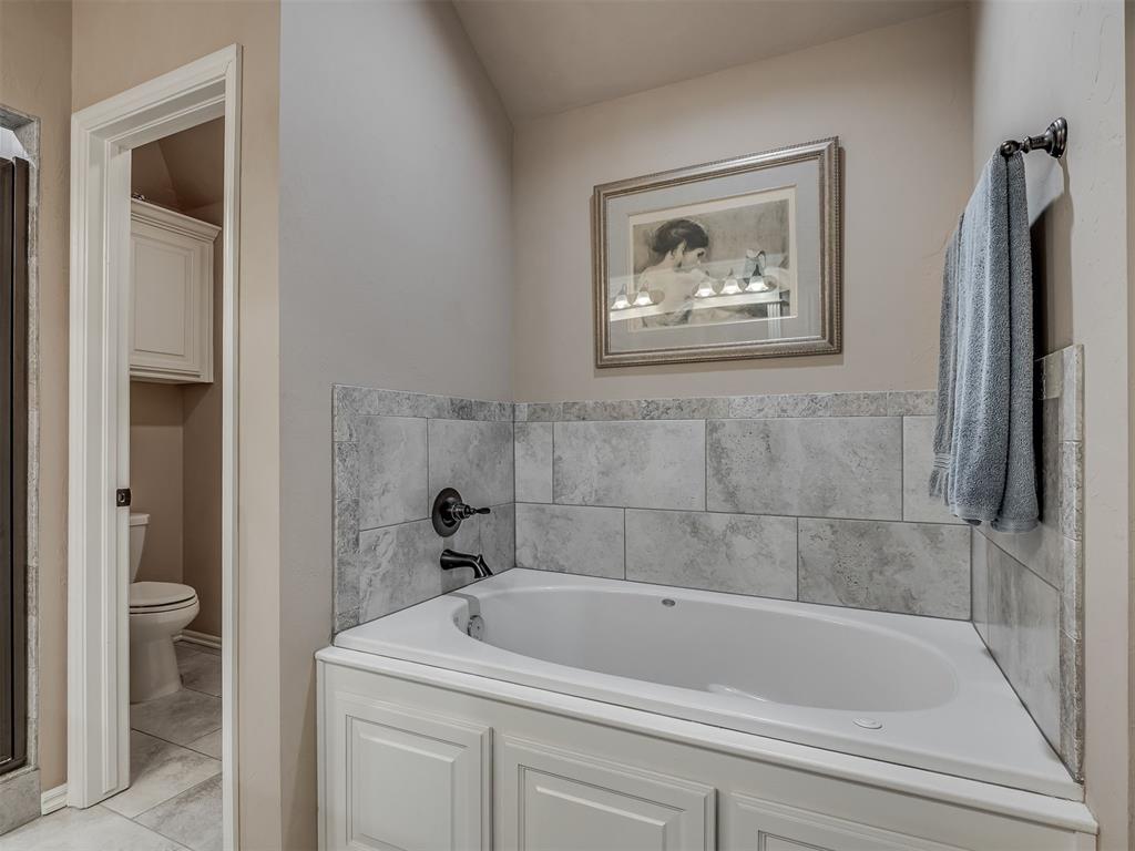 2204 Cale Cove