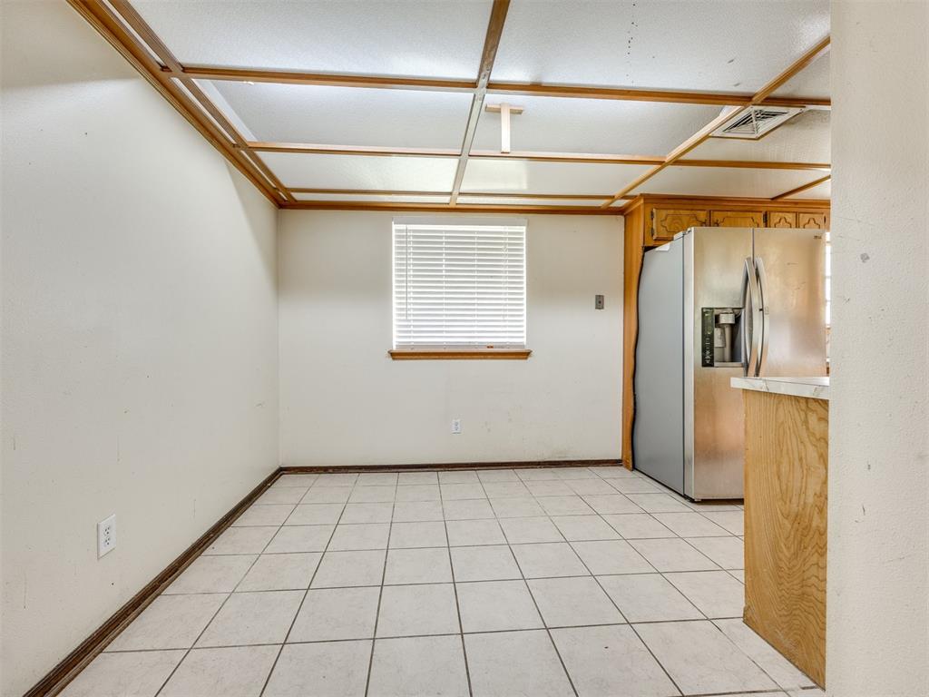 900 Meadowridge Drive