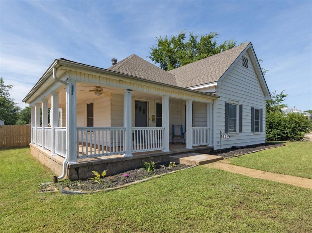 1623 W Washington Avenue