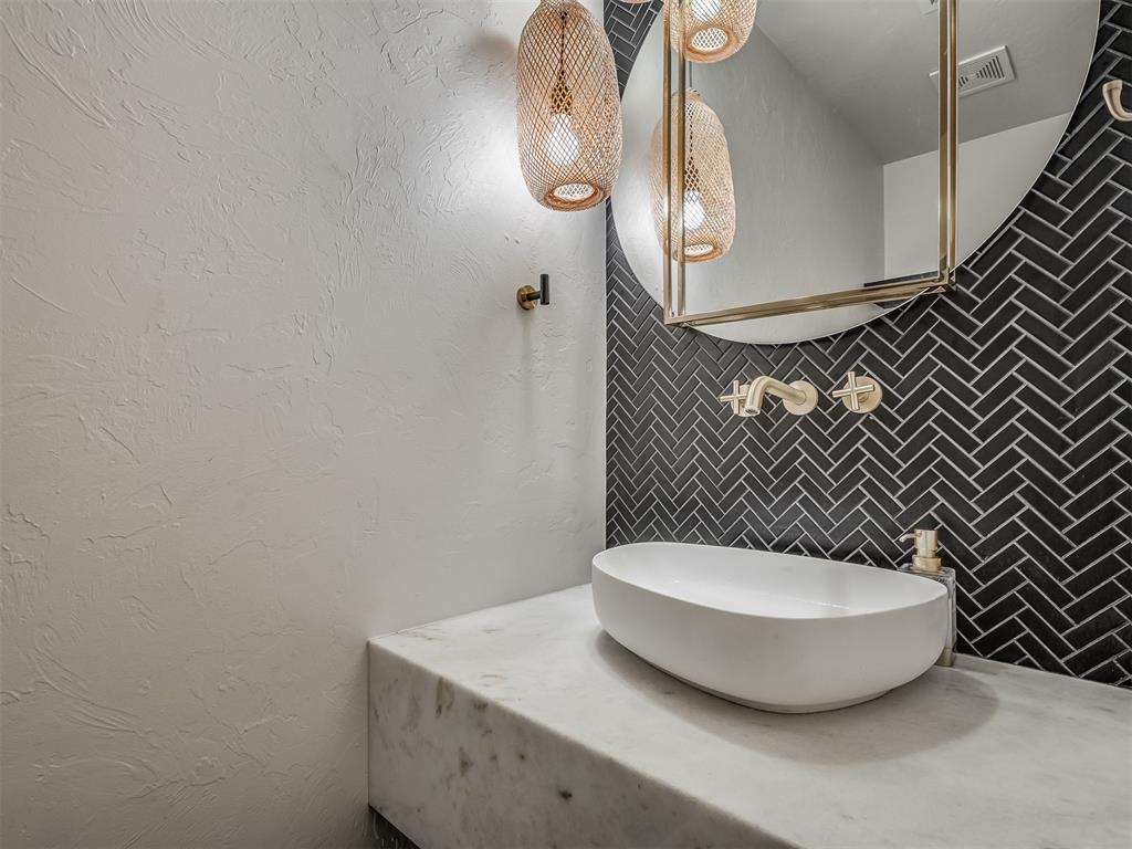 3604 Valley Creek Circle