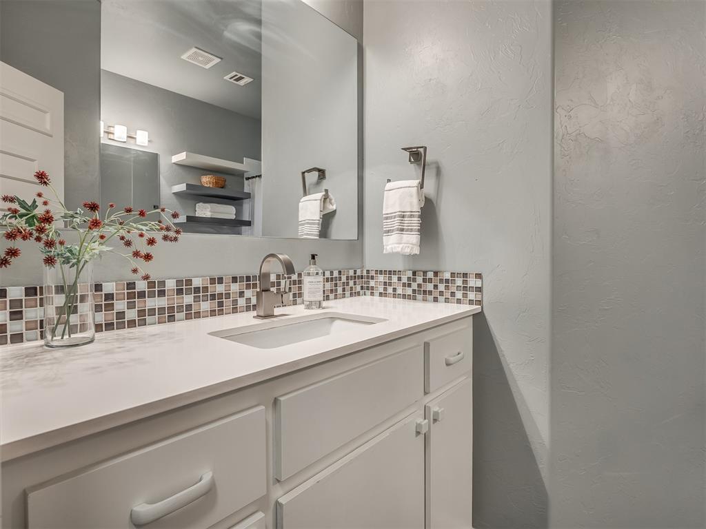 3604 Valley Creek Circle