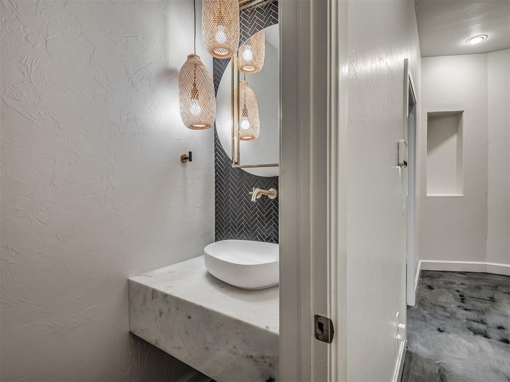 3604 Valley Creek Circle