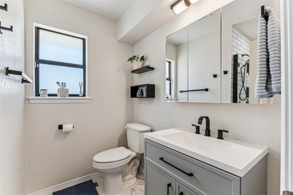 15996 Rolling Hills Road