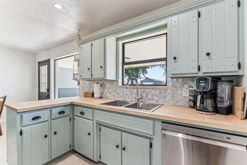 15996 Rolling Hills Road