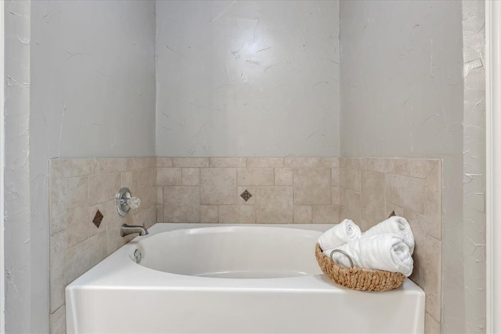 617 W Golden Eagle Drive