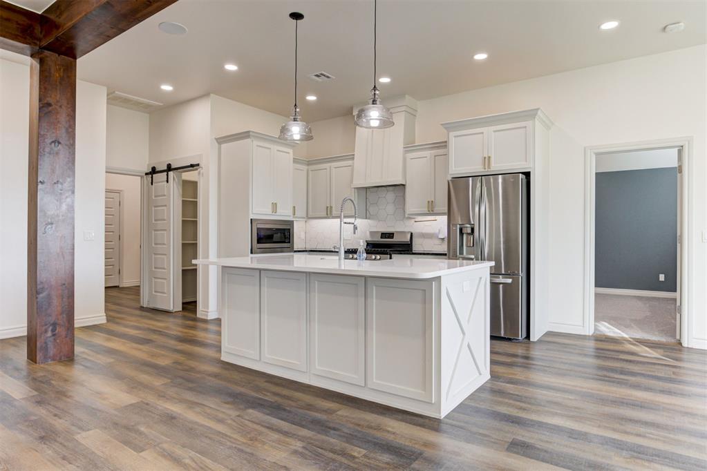 1736 W Zachary Way