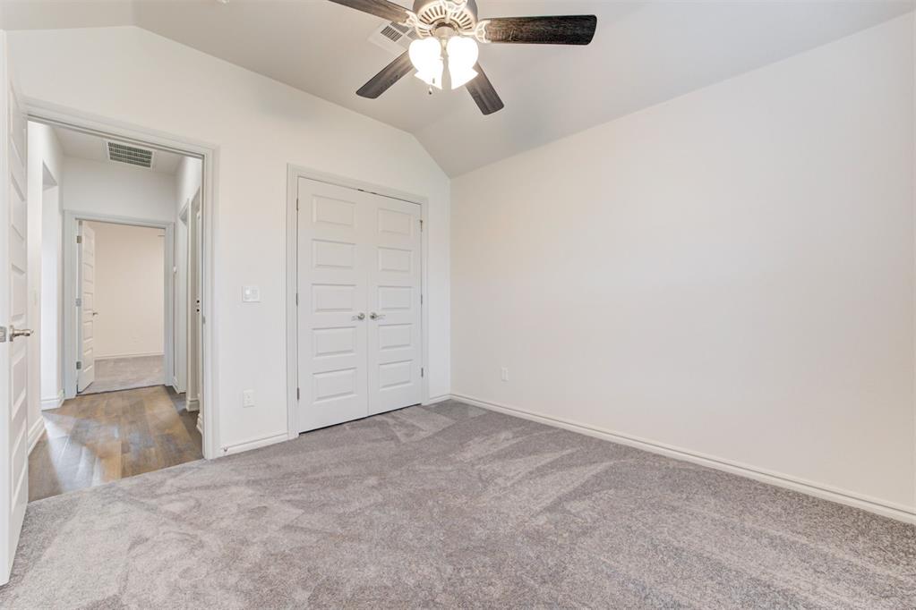 1736 W Zachary Way