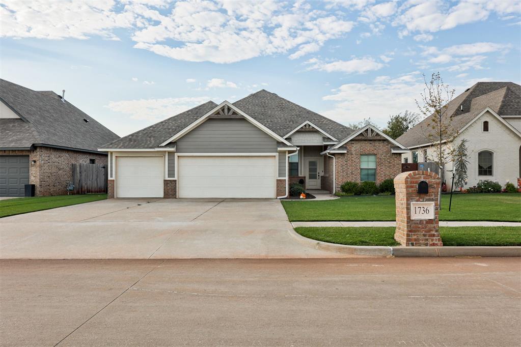 1736 W Zachary Way