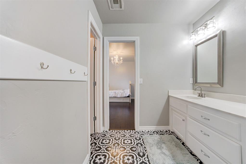 4600 Caliburn Parkway