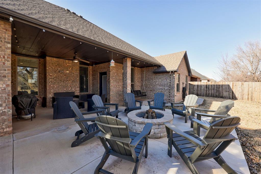 11124 Fairways Avenue