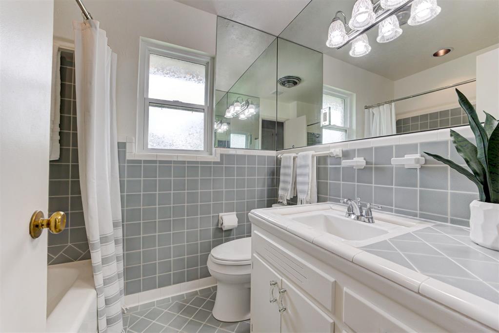 4405 NW 43rd Street