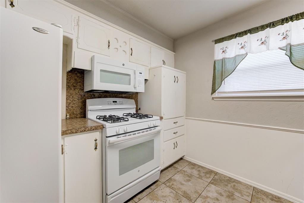 2537 SW 66th Street