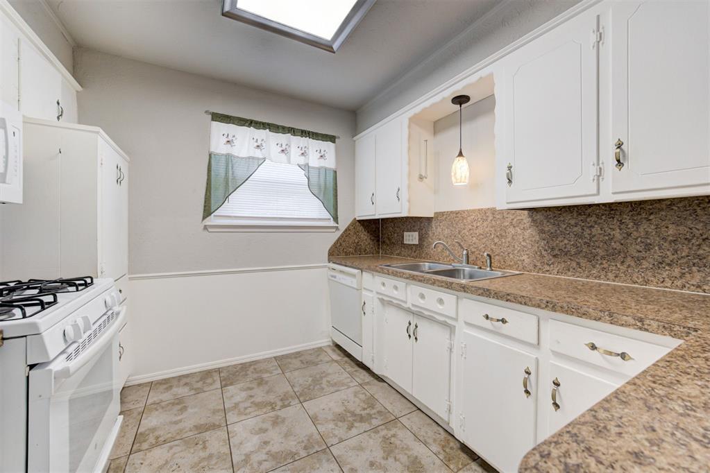 2537 SW 66th Street