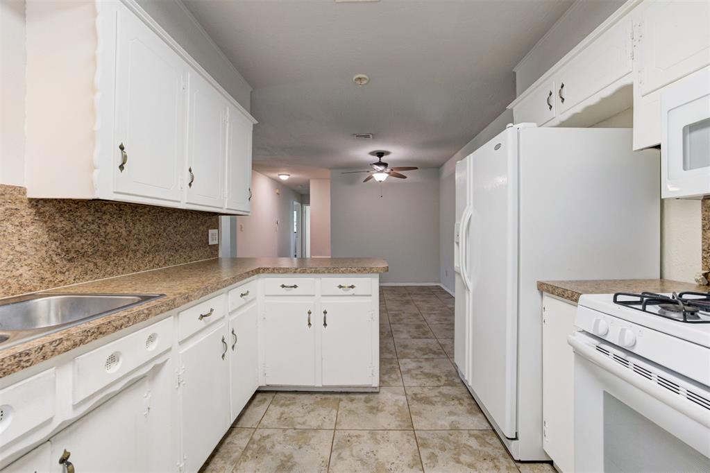 2537 SW 66th Street
