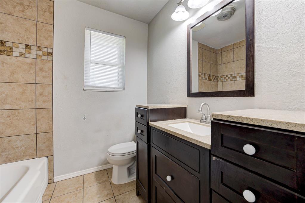 2537 SW 66th Street