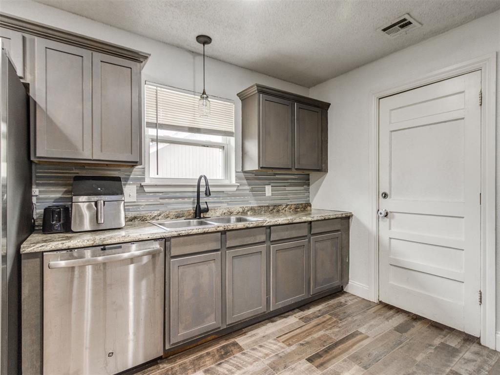 2717 Rolling Hills Terrace