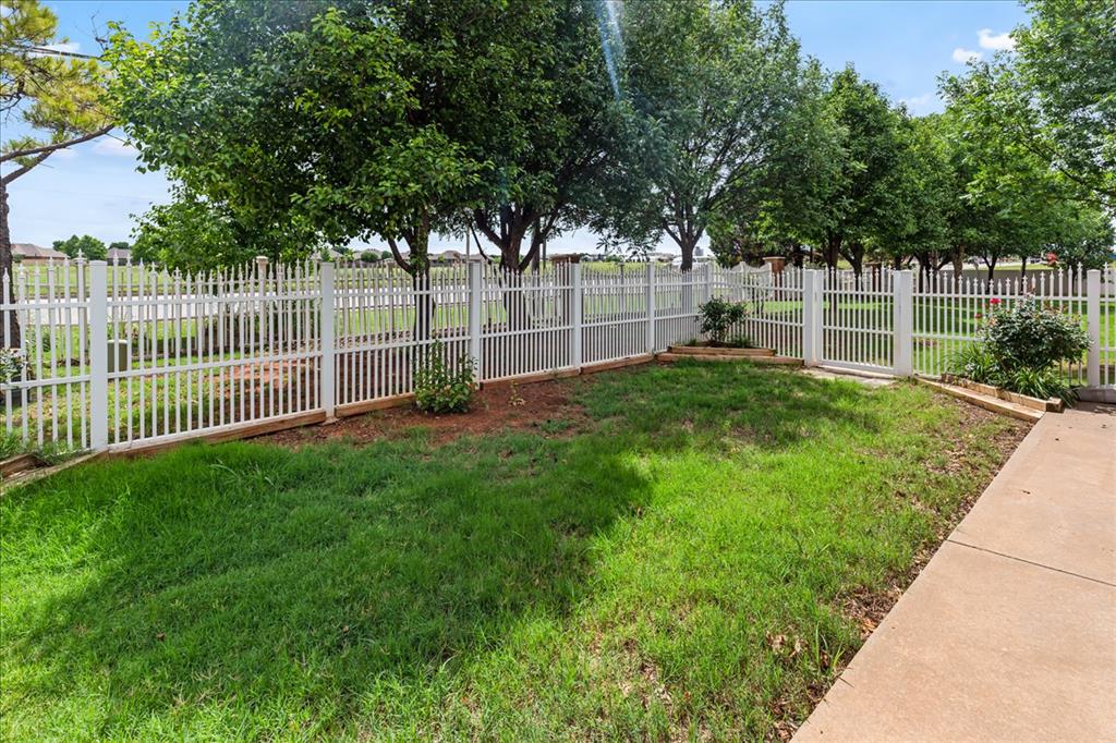 15400 Monarch Lane