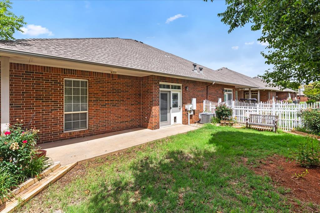 15400 Monarch Lane