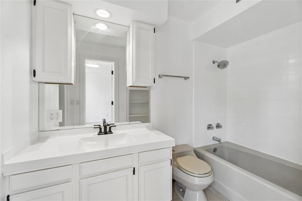 600 NW 4th Street Unit: 213N