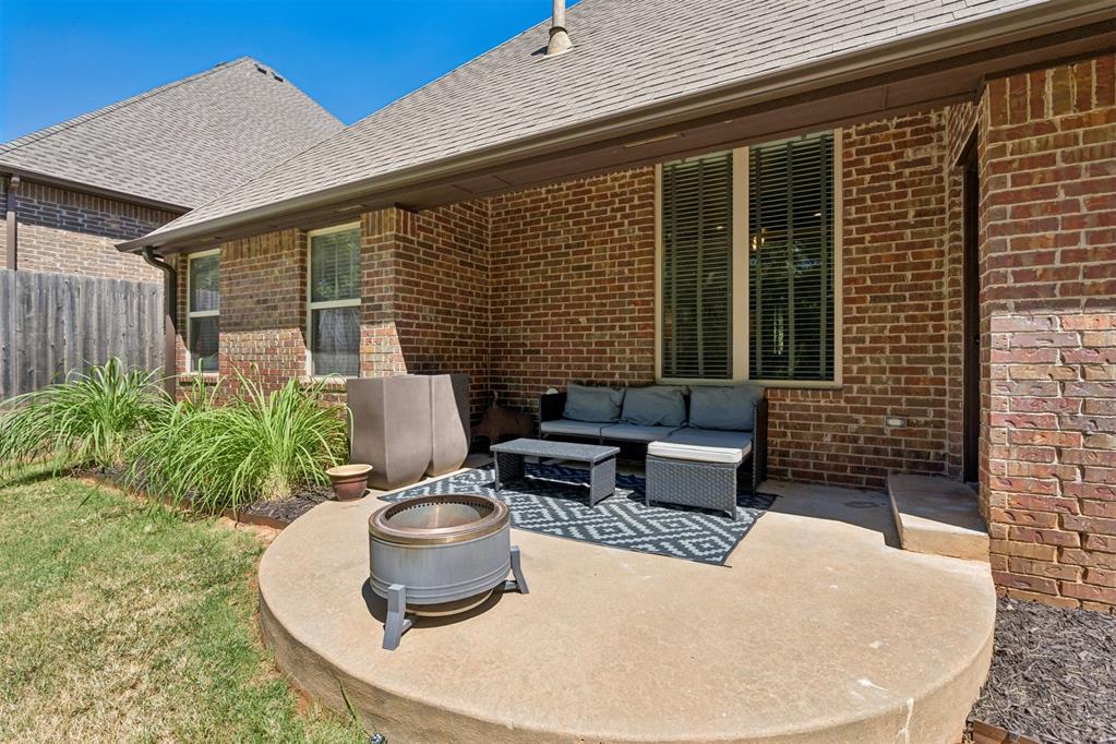 3325 Cheyenne Villa Circle