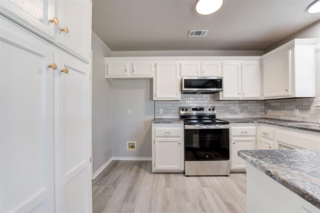 2371 Holden Lane